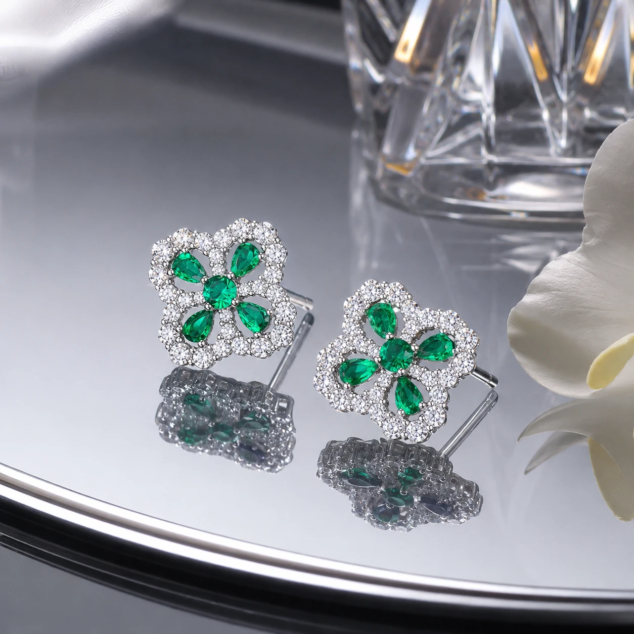 Srebrne naušnice Emerald Clover - Slika 3